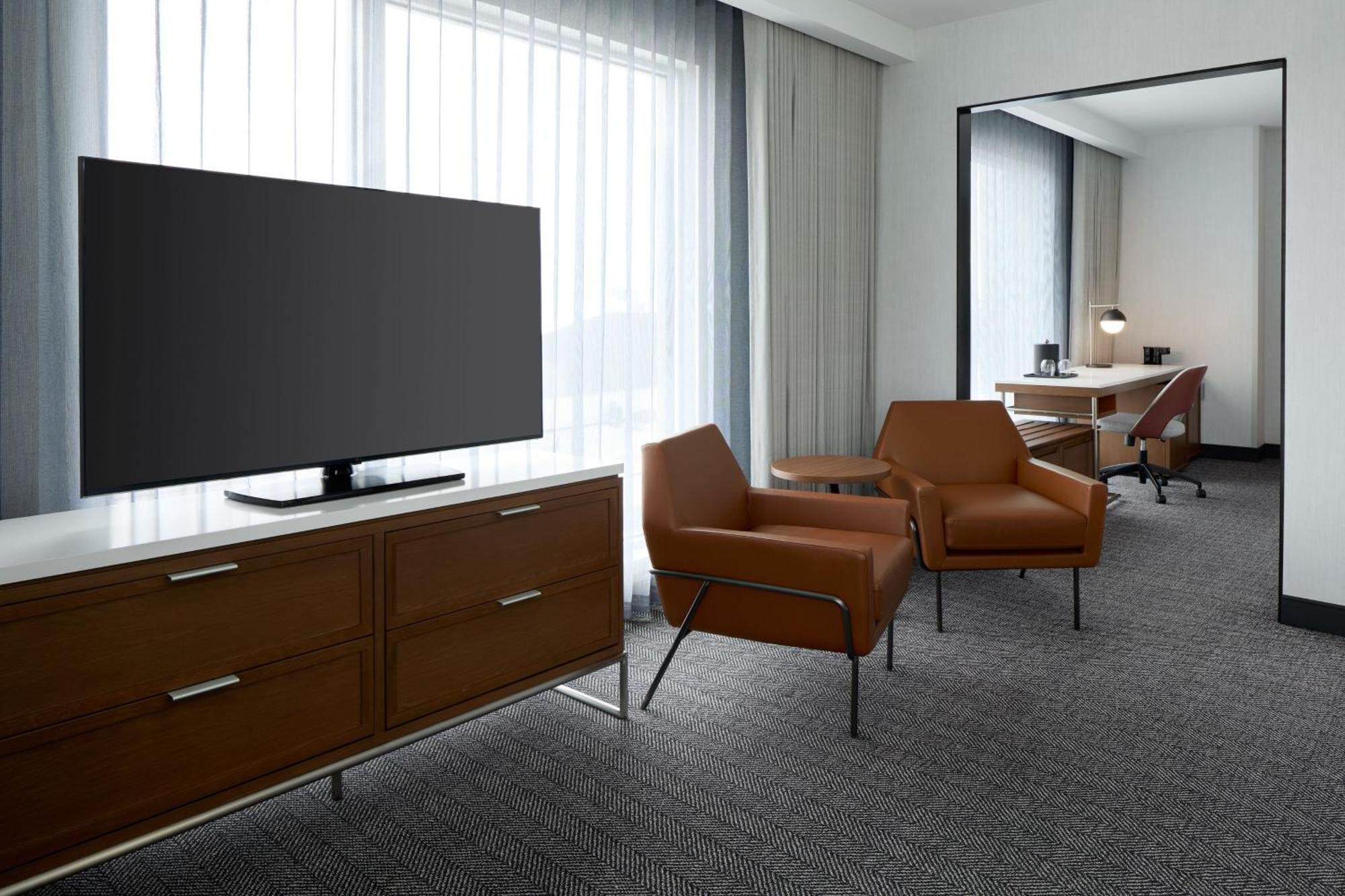Courtyard By Marriott Montreal Laval酒店 外观 照片