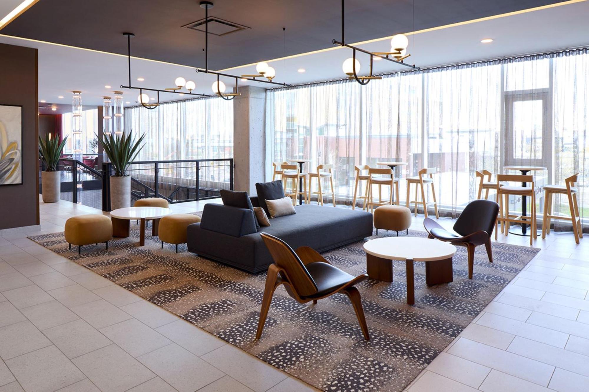 Courtyard By Marriott Montreal Laval酒店 外观 照片