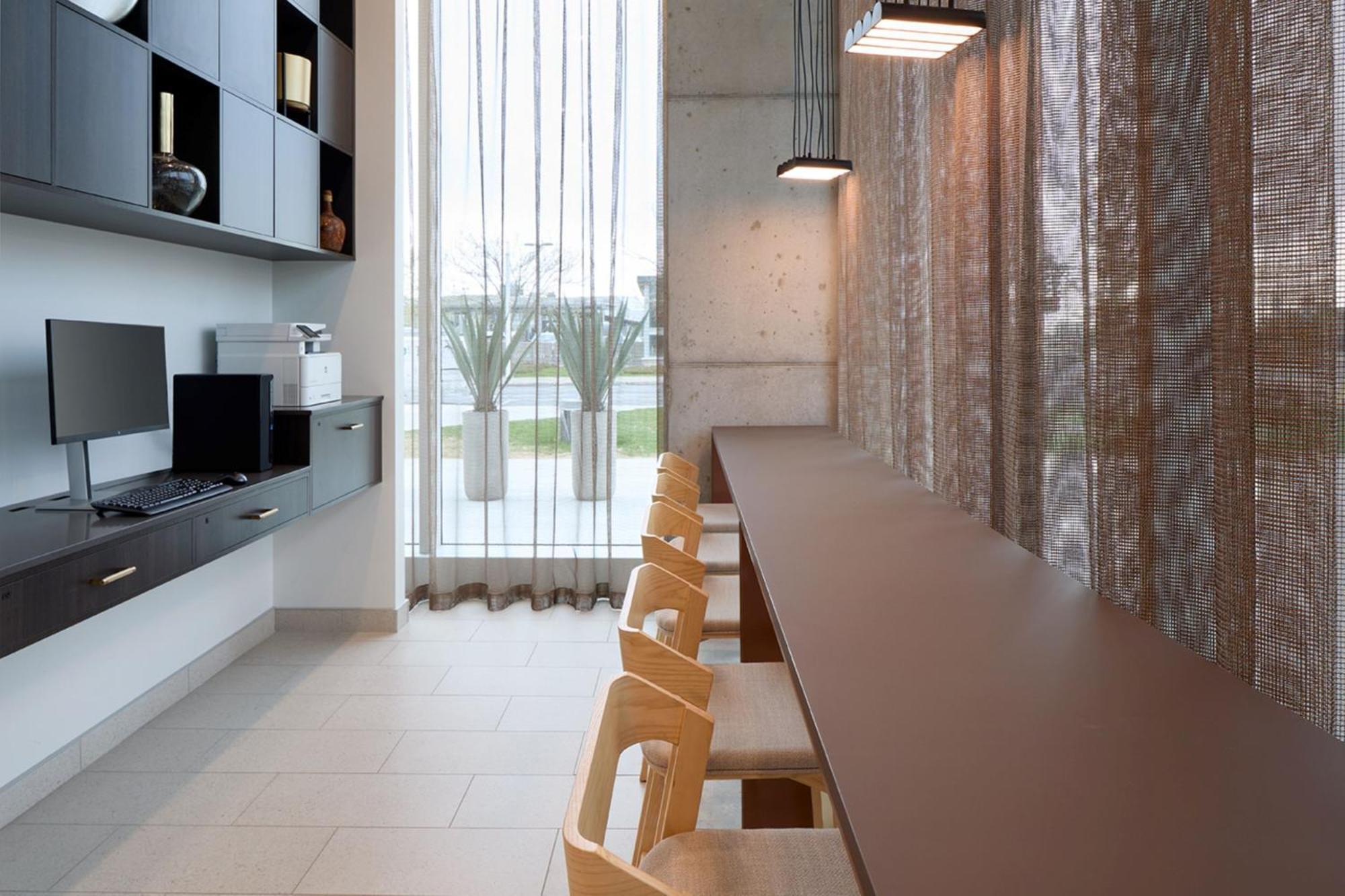Courtyard By Marriott Montreal Laval酒店 外观 照片