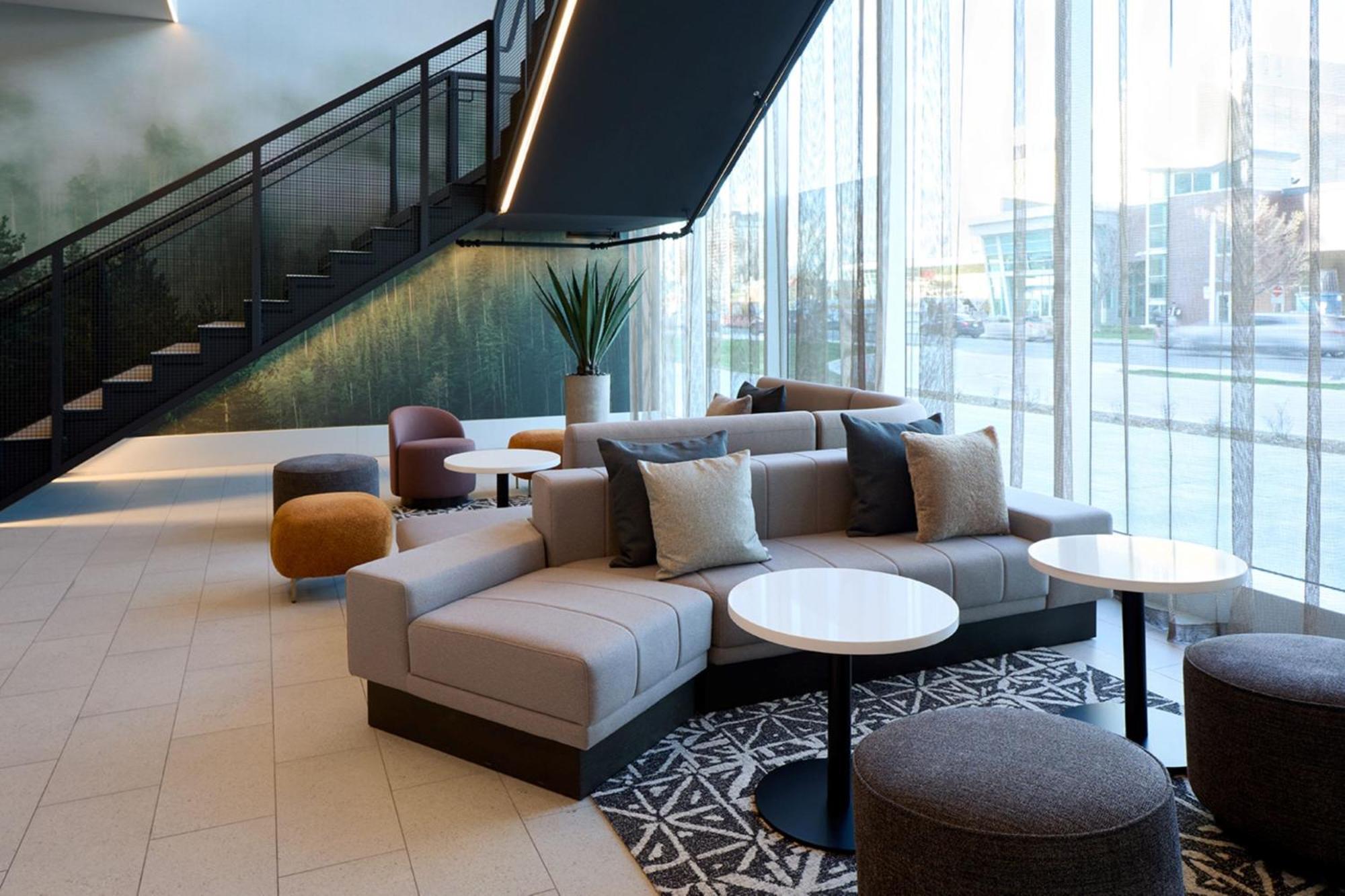 Courtyard By Marriott Montreal Laval酒店 外观 照片