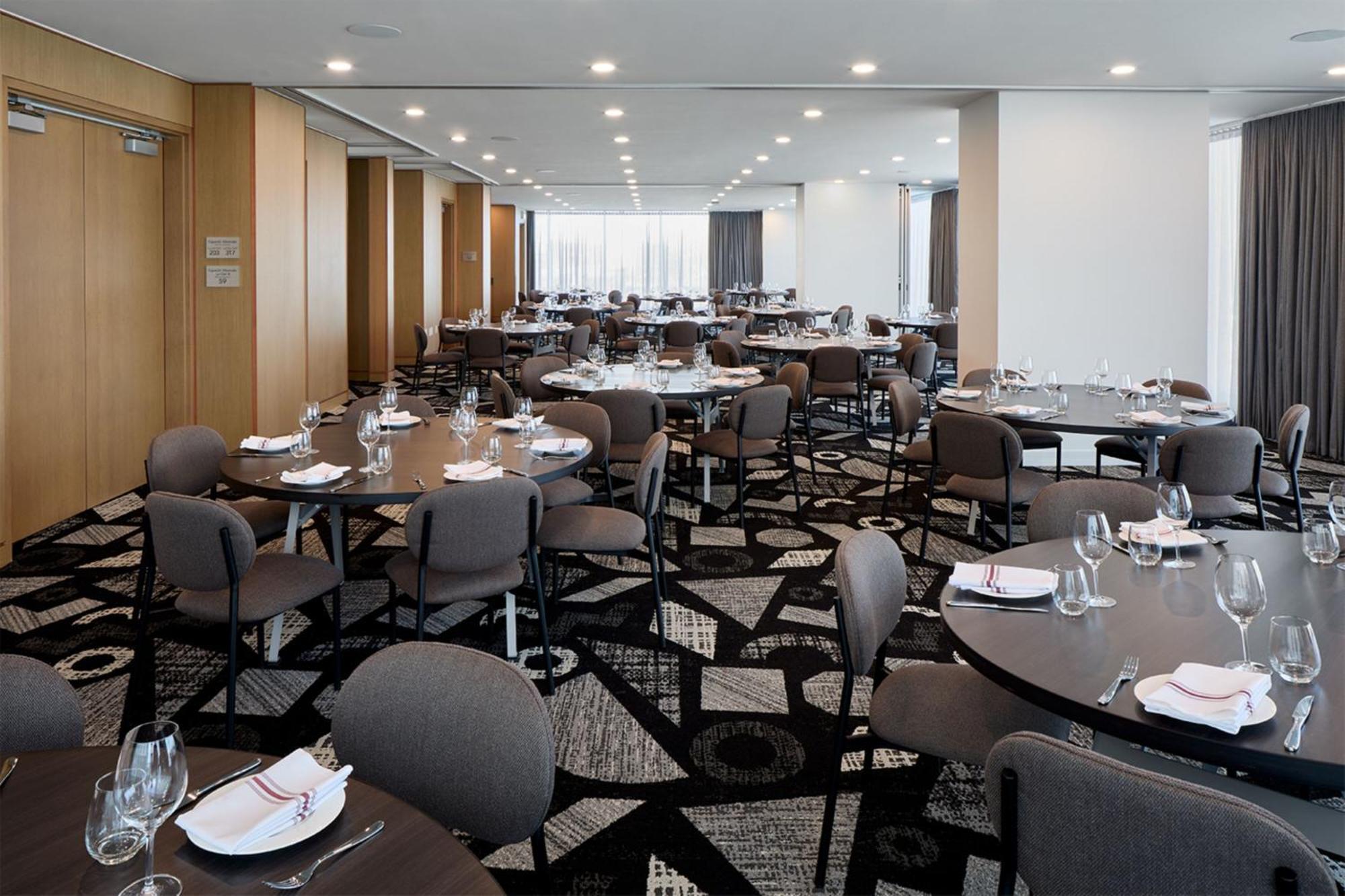 Courtyard By Marriott Montreal Laval酒店 外观 照片